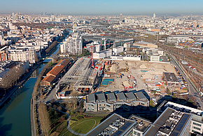 Photo prise par un drone représentant la rénovation des Halles Pouchard à Pantin