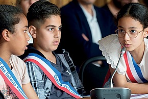 photos d'enfants pendant le conseil des enfants pantinois